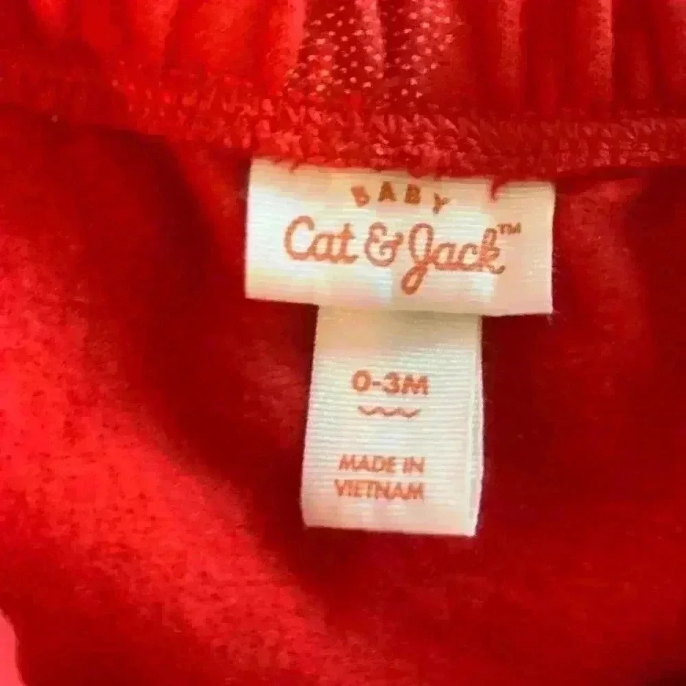 Cat & Jack Newborn Baby Valentine Outfit Sweat Shirt & Pants Red 0-3 Months